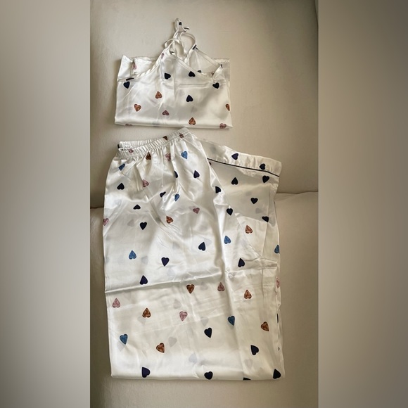 NWOT Boutique Satin Feel Pajamas Pant Set White With Hearts Print design. Size L - Picture 6 of 9